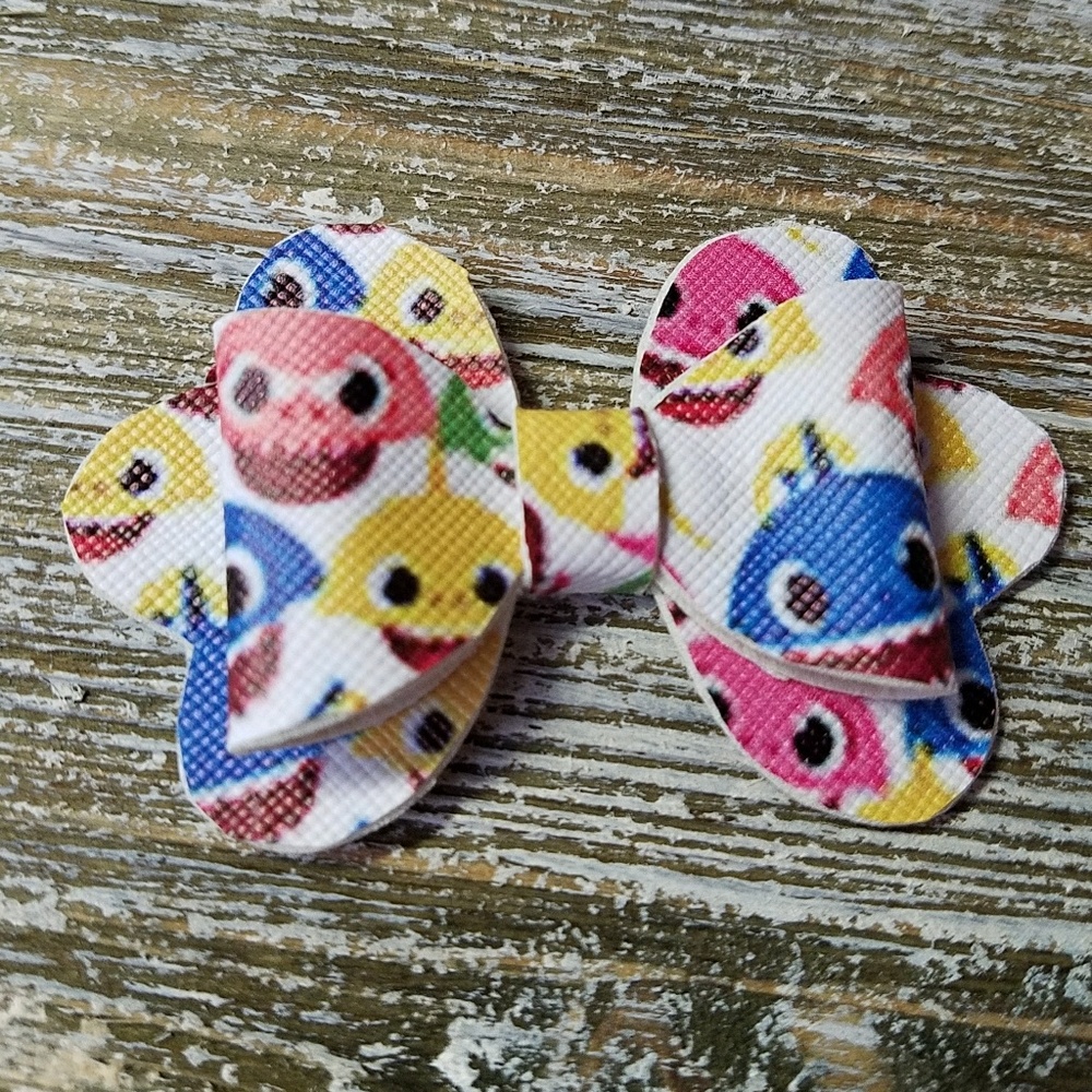HOST PICK🎉 Baby Shark Hairbow